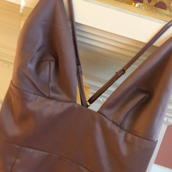 Light satin dress - Picture 4 of 4